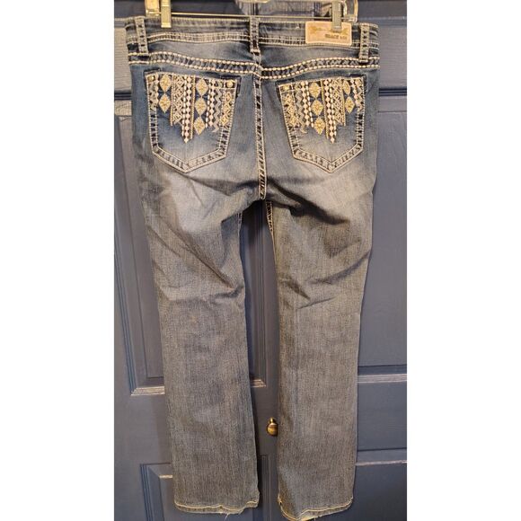 Grace In La Women's Mid Rise Embroidered Easy Fit Medium Wash Jeans Size 30 - Picture 2 of 8